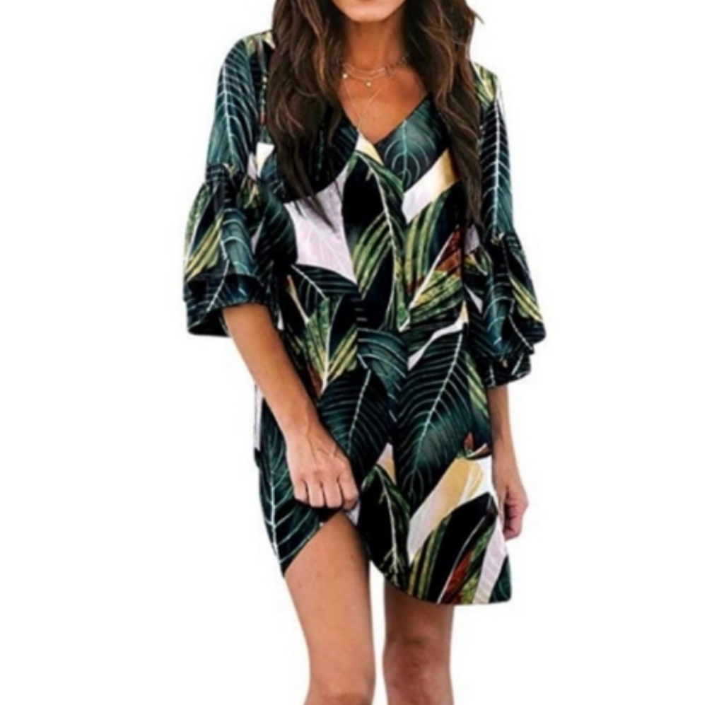 Leaf print bell sleeve dress size small nwot